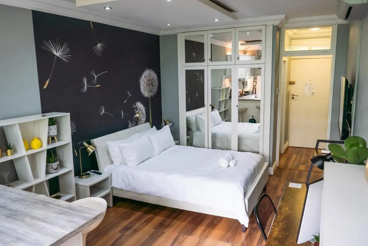 Hyde Park Bachelor, Cape Town City Centre